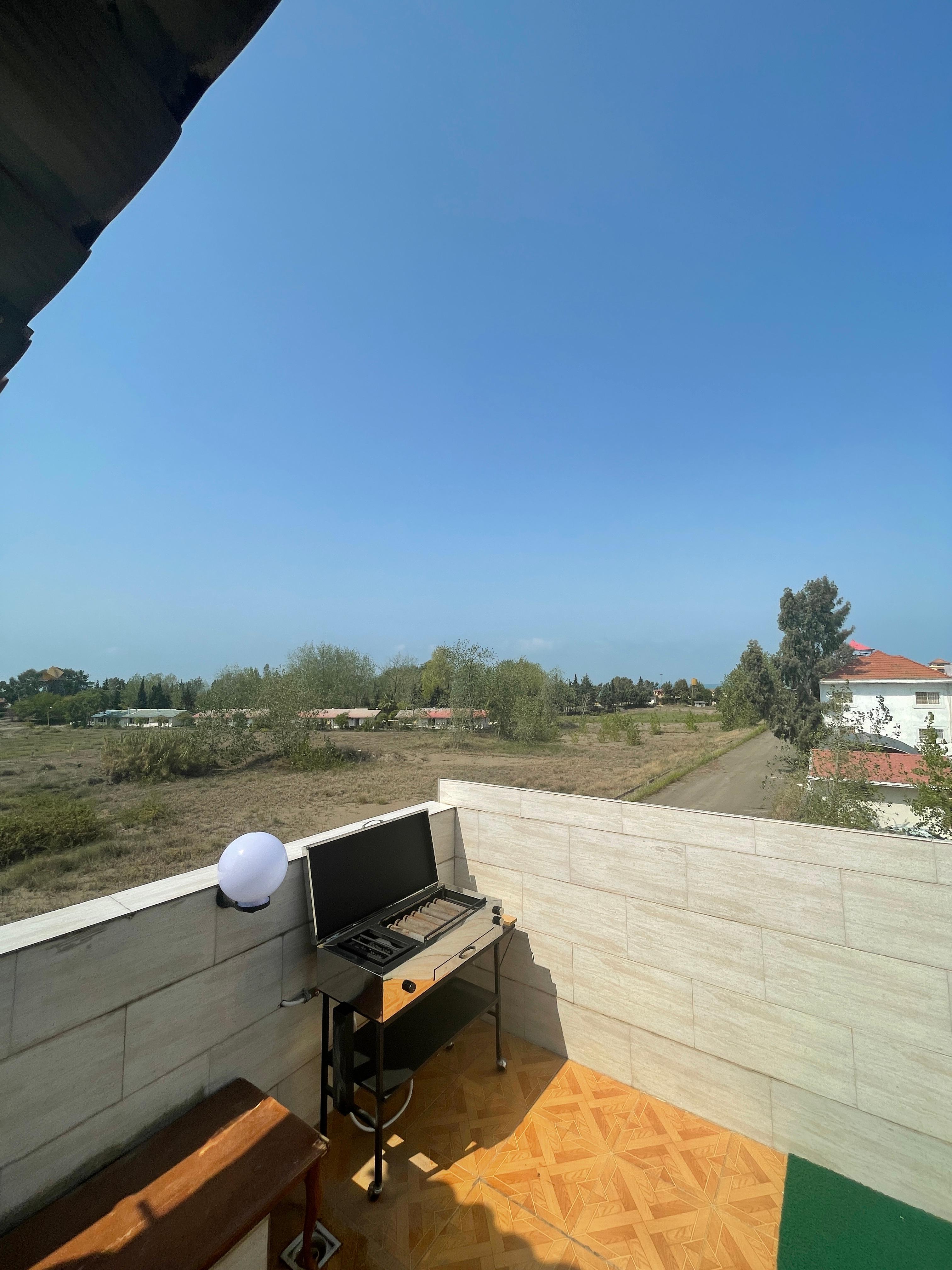 ویلا تریبلکس ساحلی با جکوزی شاه نشین