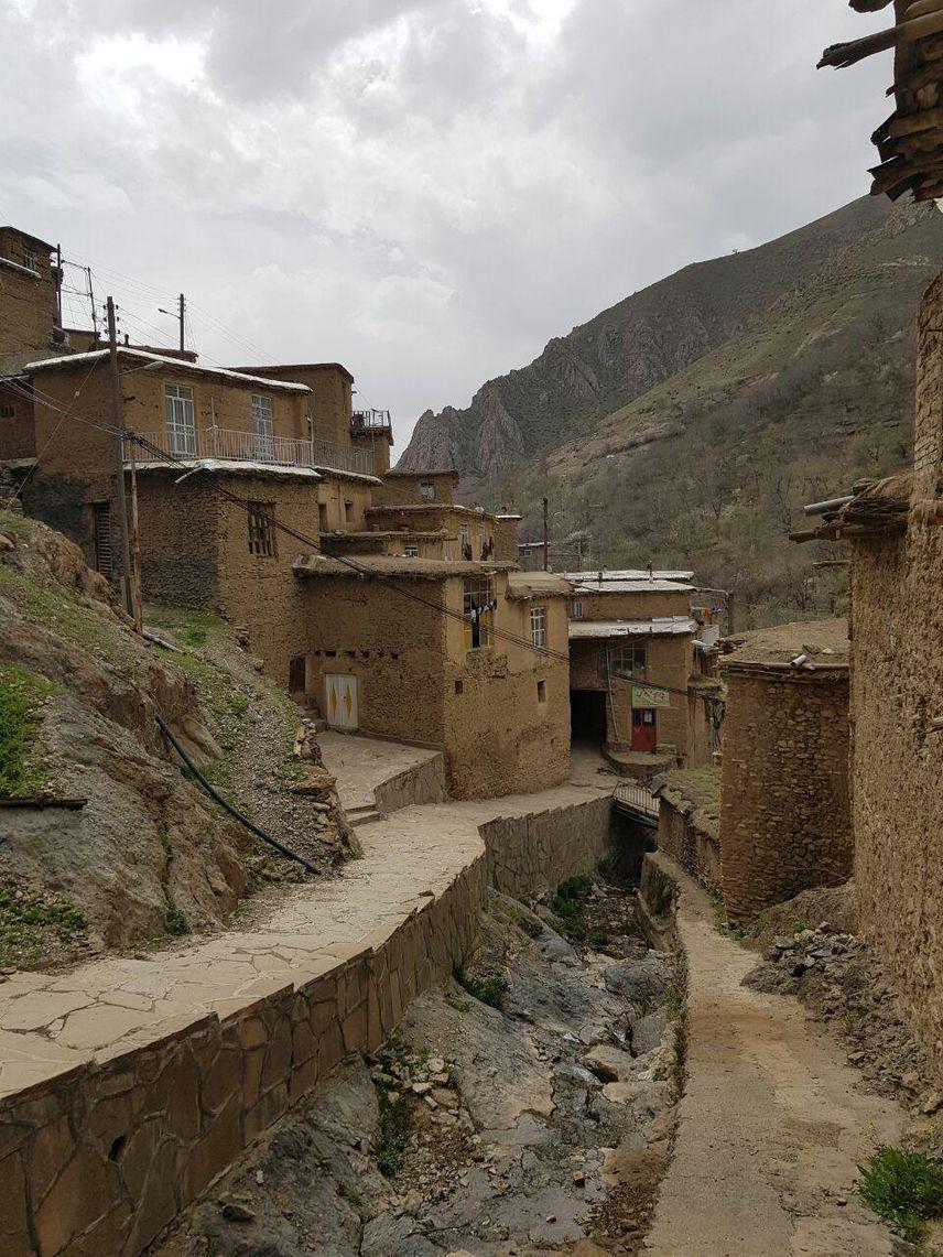 اقامتگاه بوم گردی واران در سنندج