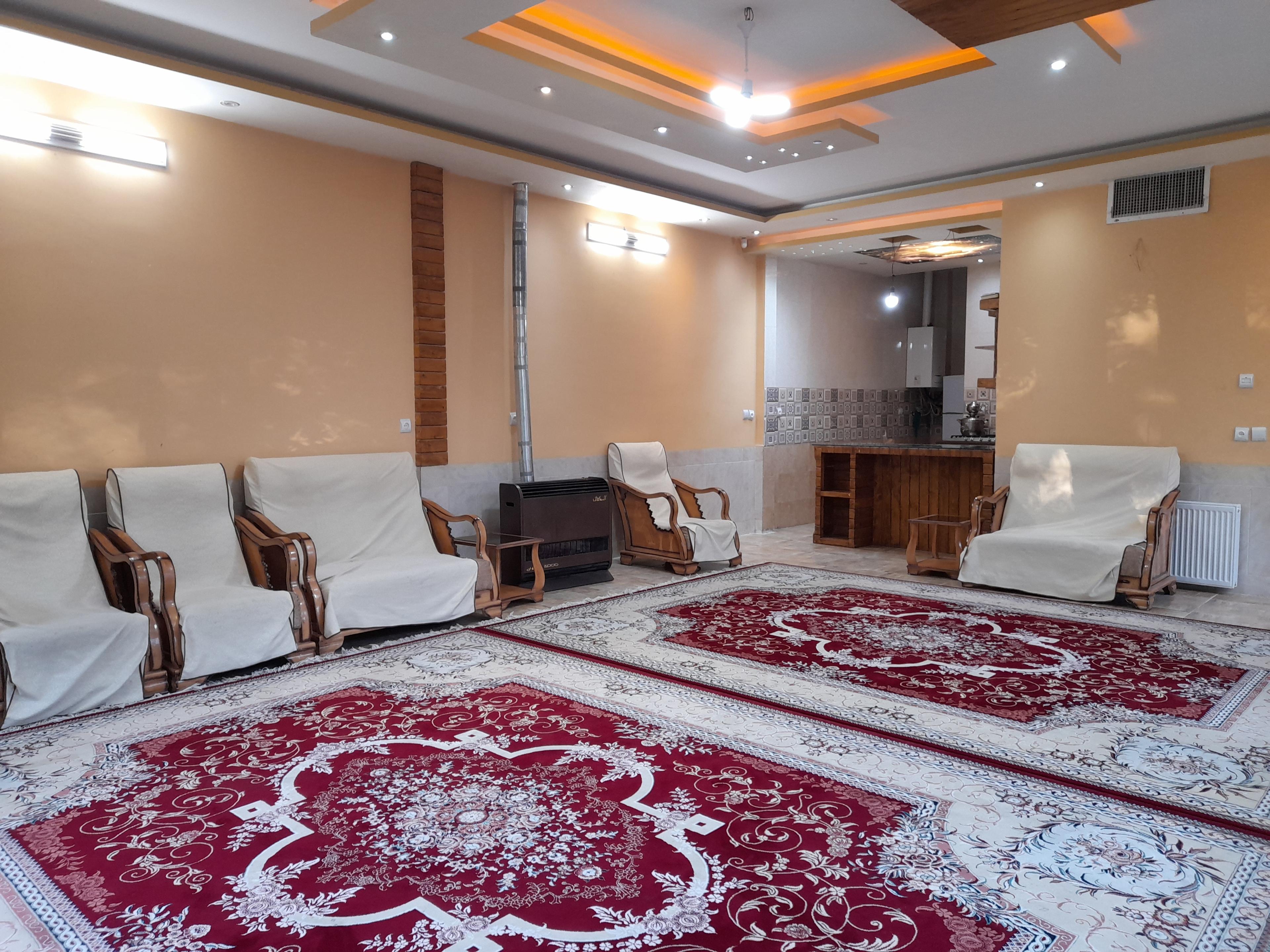 اجاره ویلا استخردار ابگرم باغ بهادران