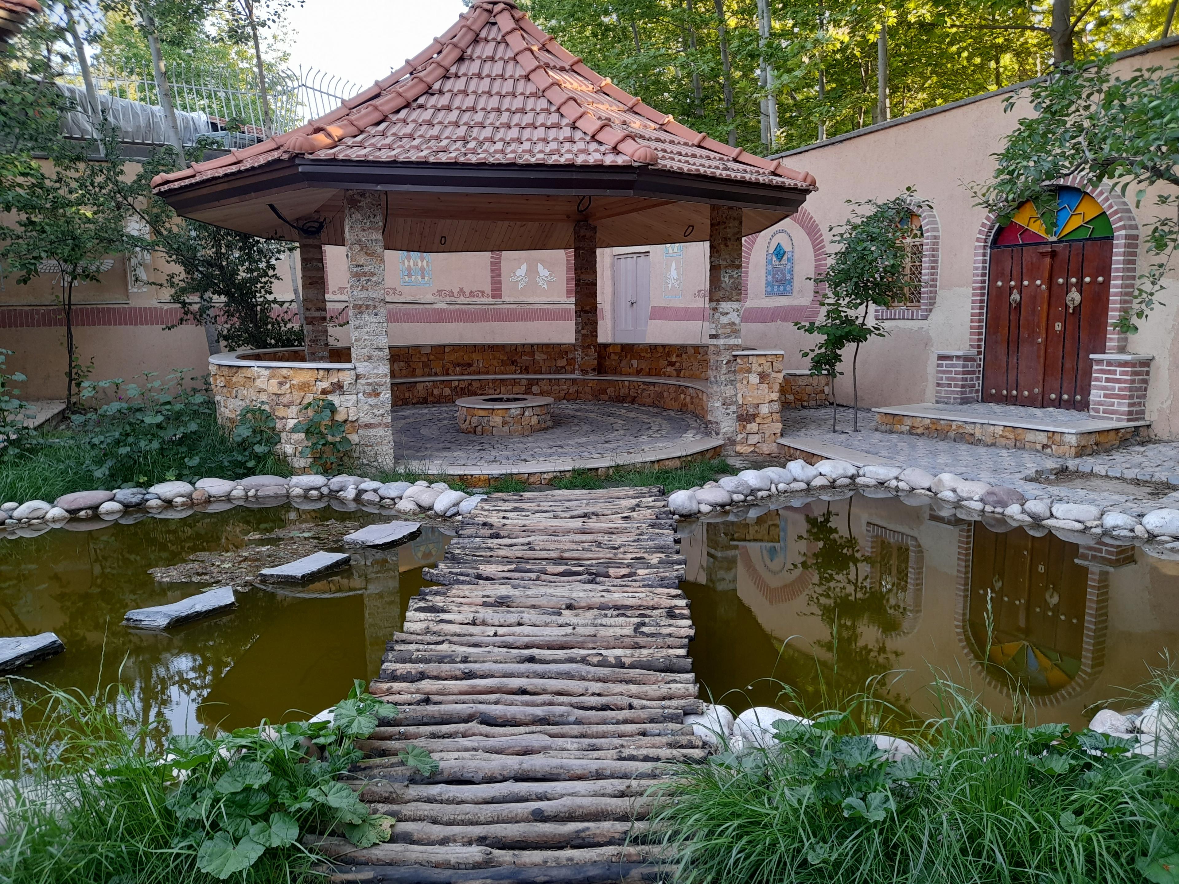 اجاره ویلا استخردار ابگرم باغ بهادران