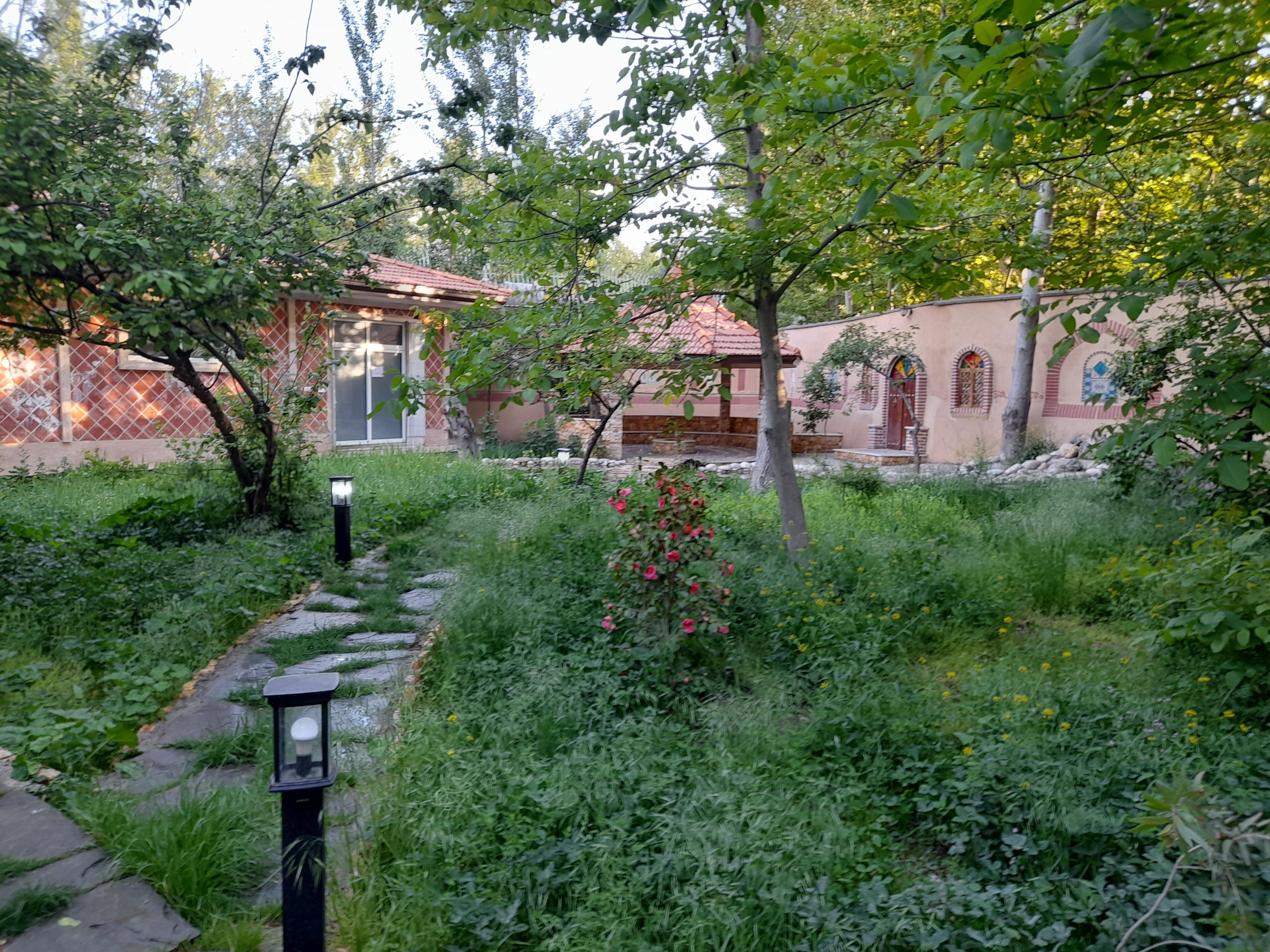 اجاره ویلا استخردار ابگرم باغ بهادران