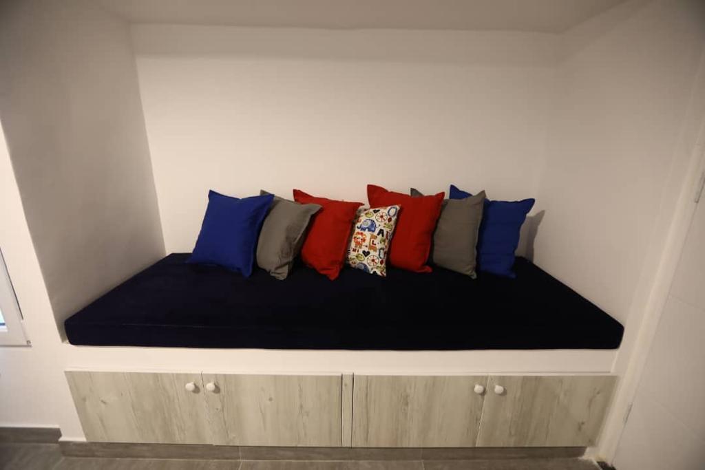 اقامتگاه بادگیر سفید در جزیره هنگام