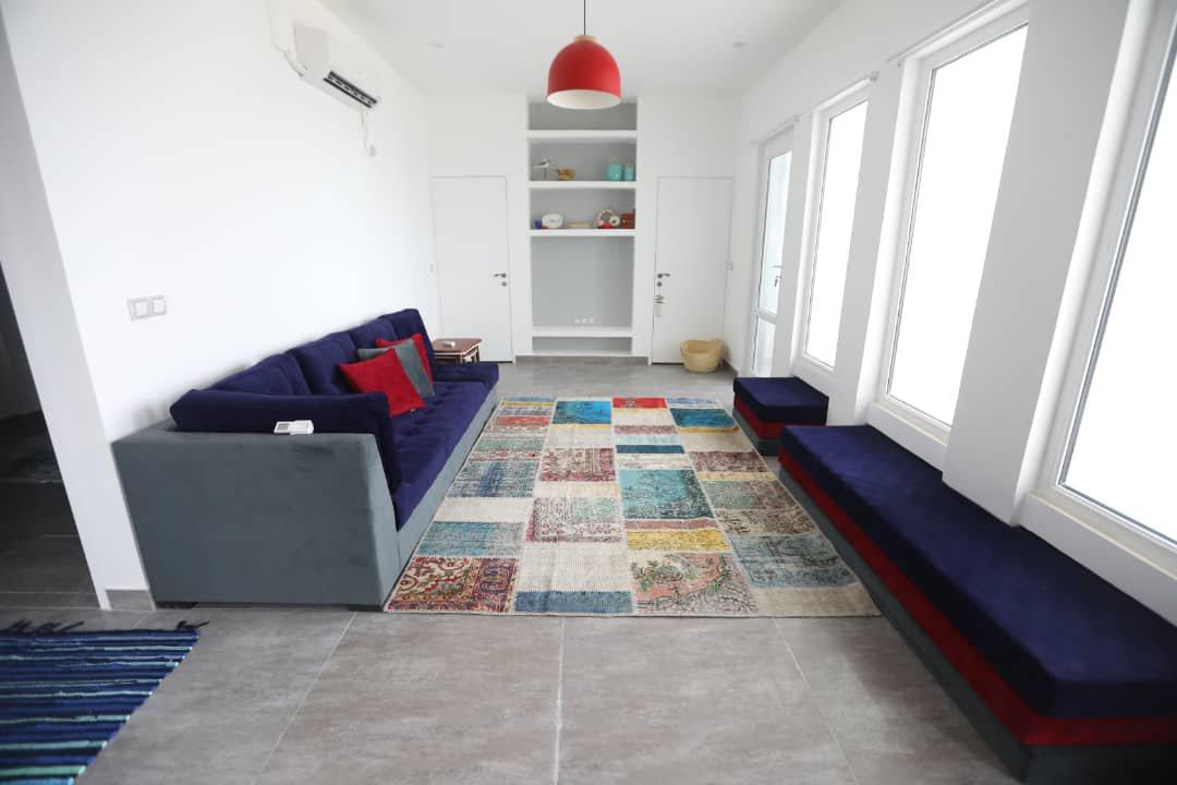 اقامتگاه بادگیر سفید در جزیره هنگام