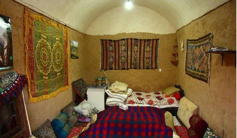 اقامتگاه بوم گردی نگین در زرندیه