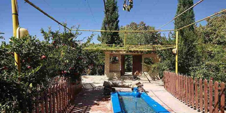 اقامتگاه بوم گردی باغ گلها در ارسنجان