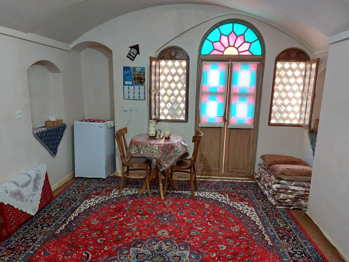 بوم گردی عمارت مهربانو در آران و بیدگل