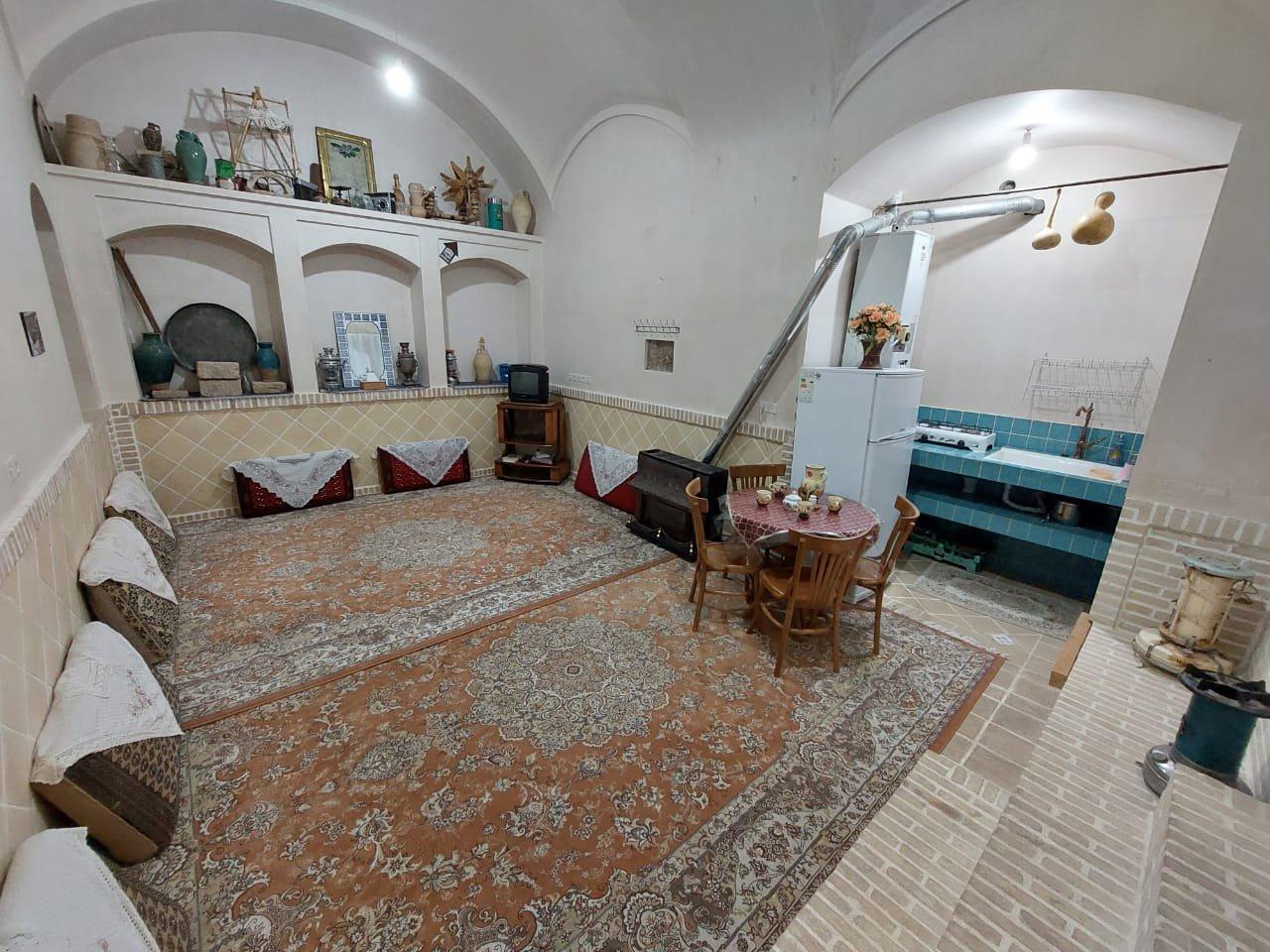 بوم گردی عمارت مهربانو در آران و بیدگل