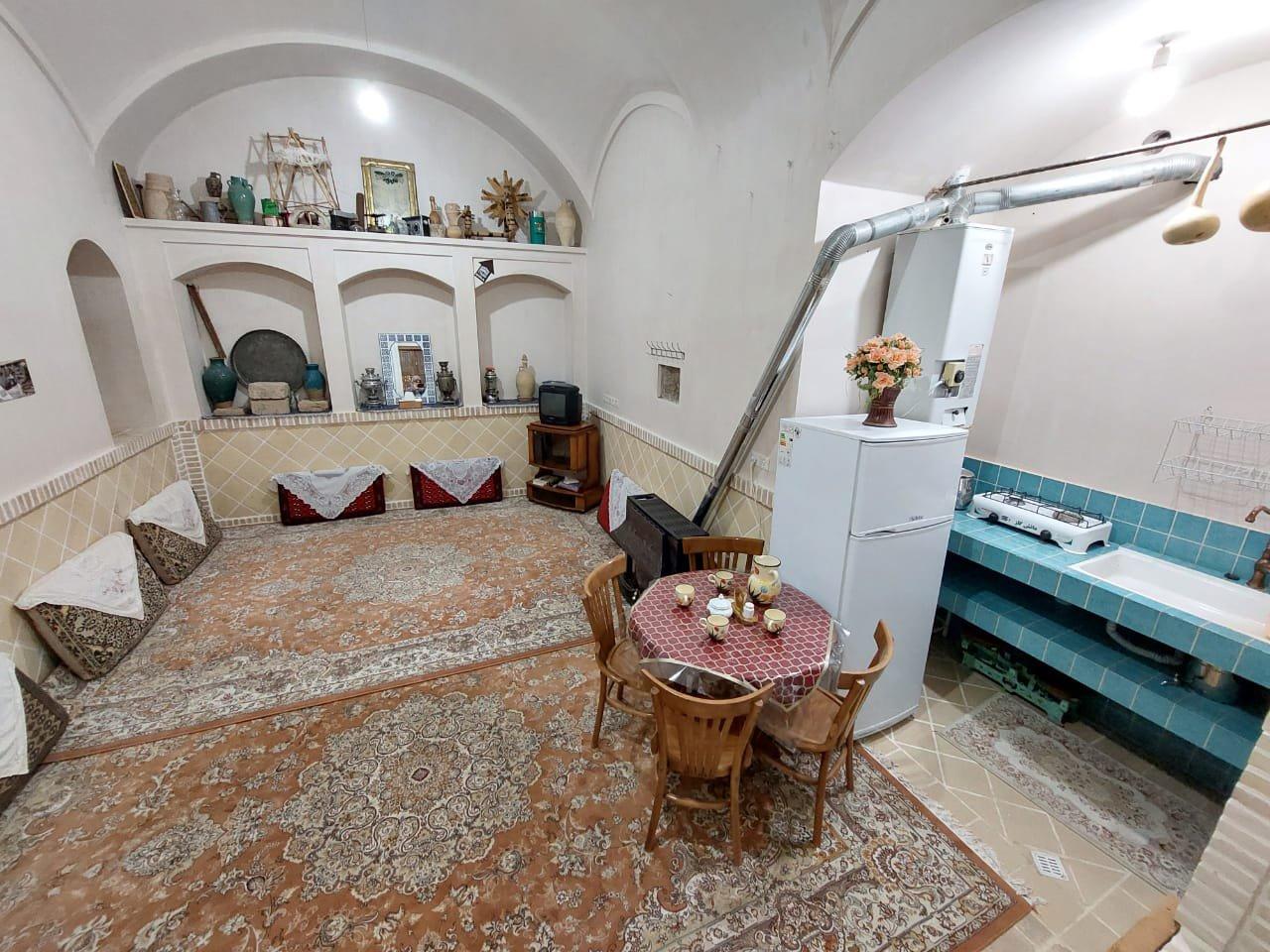 بوم گردی عمارت مهربانو در آران و بیدگل