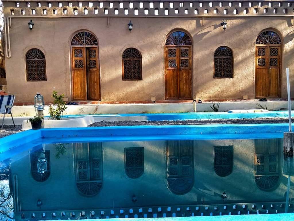 اقامتگاه بوم گردی نخل و نارنج در بم