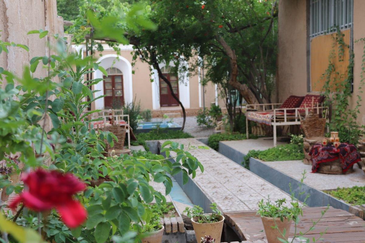 اجاره اقامتگاه بوم گردی عمارت دلگشا در ماهان