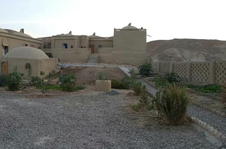 اقامتگاه بوم گردی کلبه آرامش در زهک