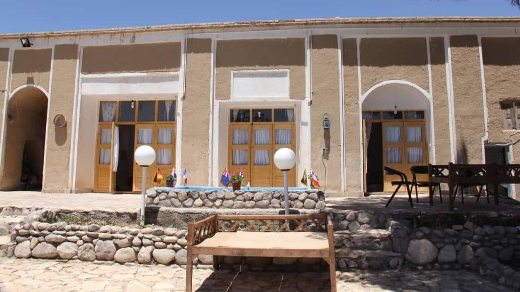 اقامتگاه بوم گردی دونا در شهربابک