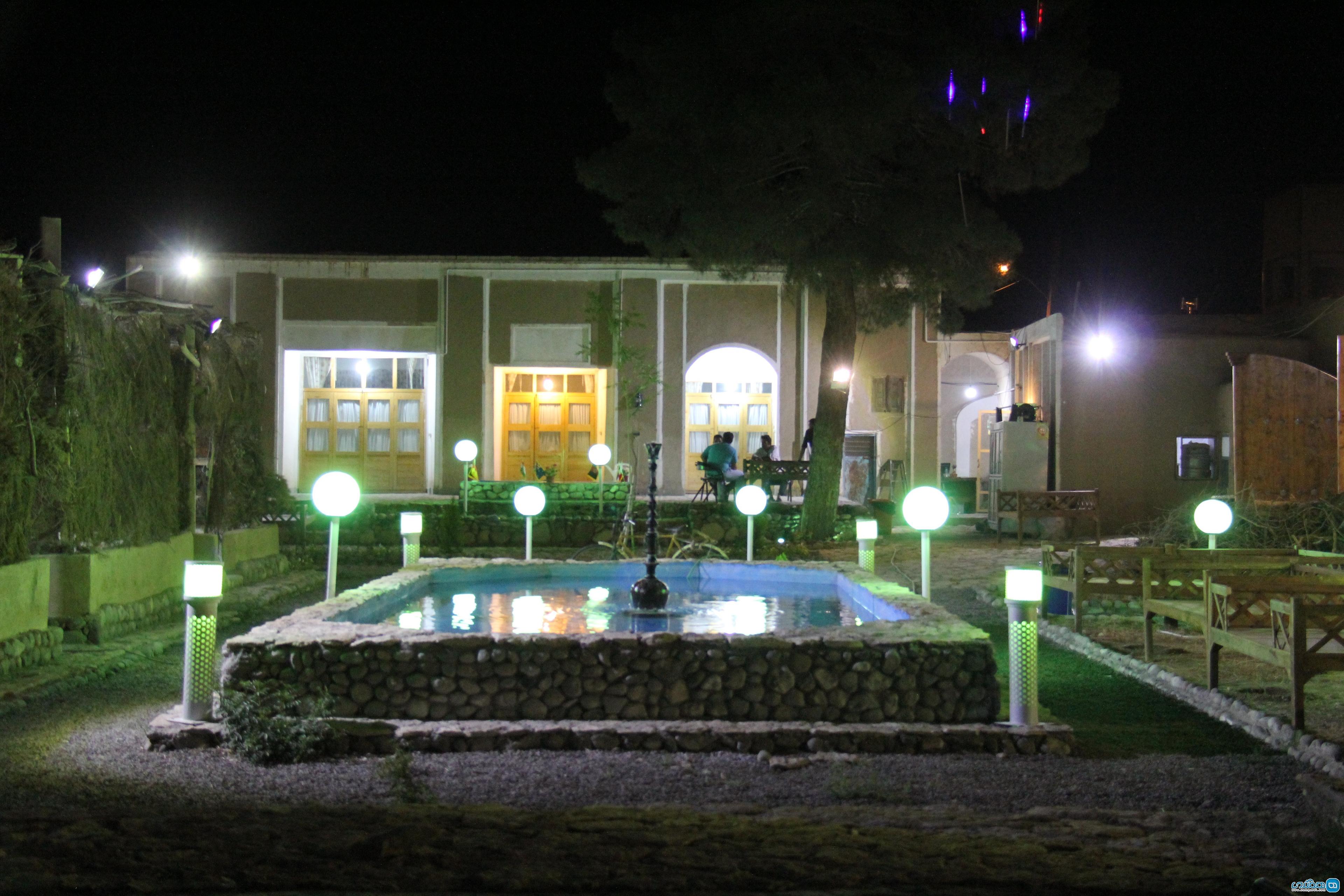 اقامتگاه بوم گردی دونا در شهربابک