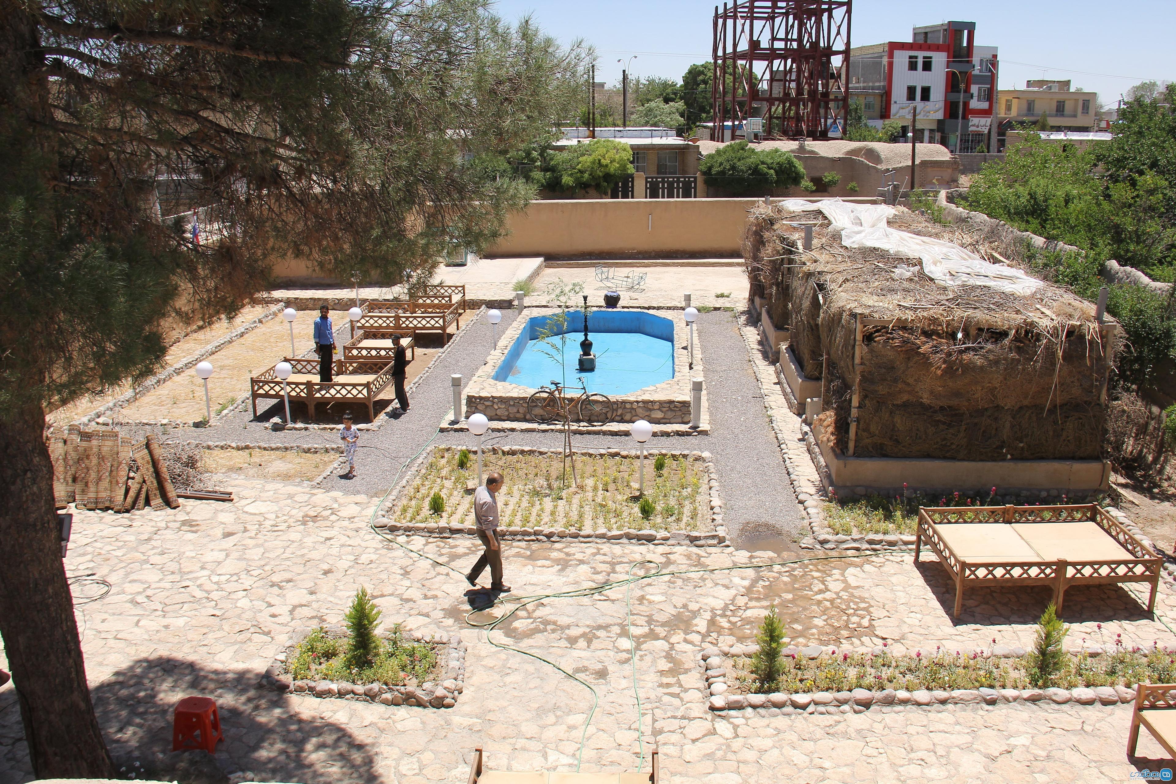 اقامتگاه بوم گردی دونا در شهربابک