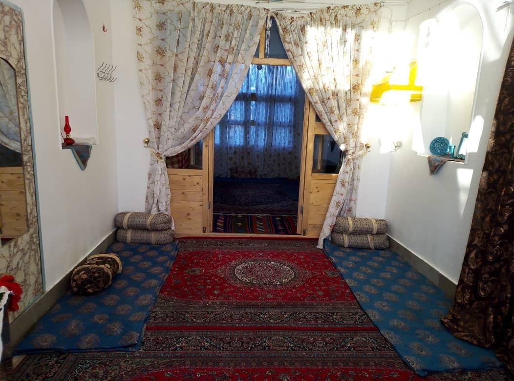 اقامتگاه بوم گردی دونا در شهربابک