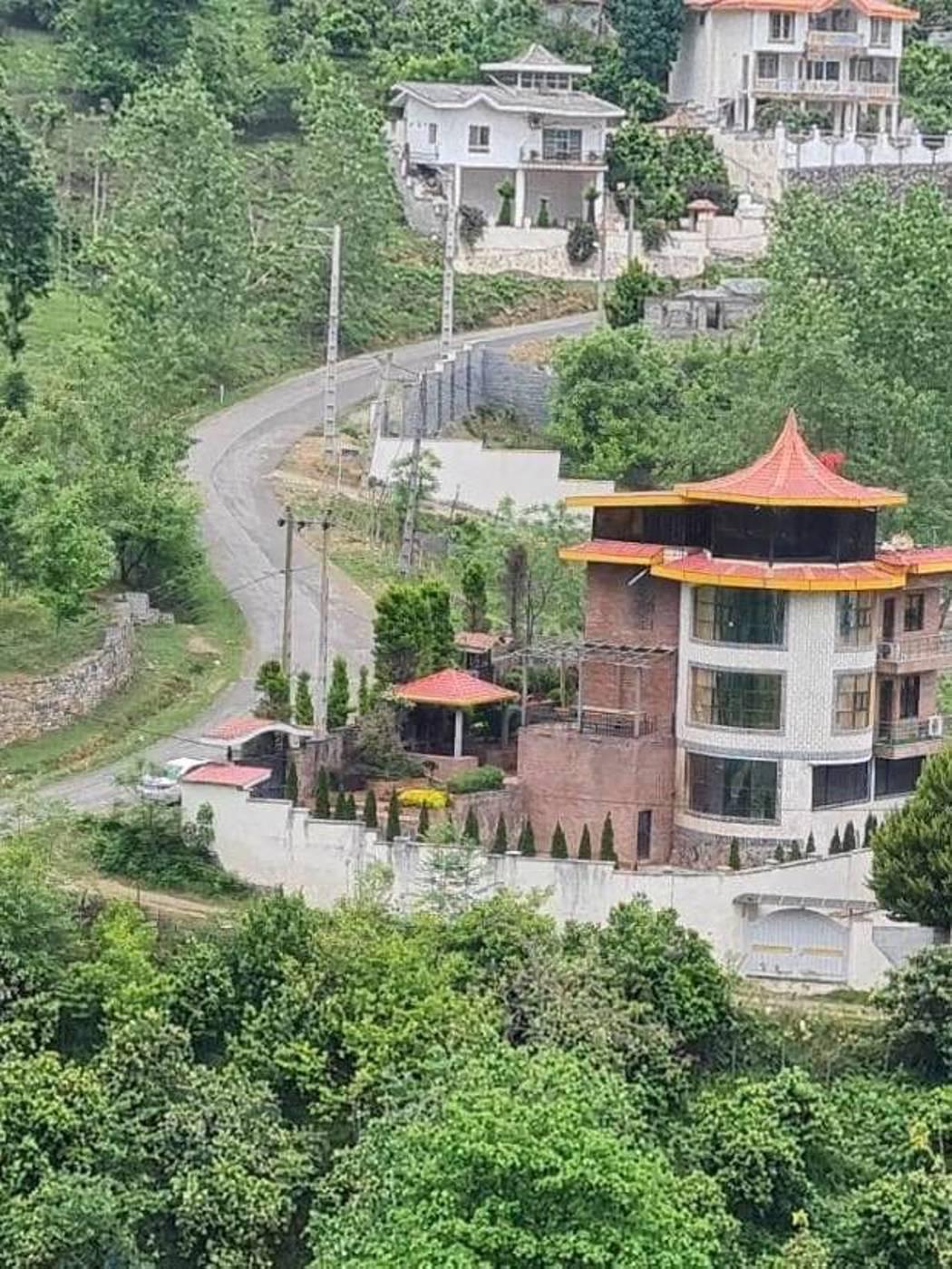 ویلا تریپلکس لاکچری استخردار جنگلی در اربکله رامسر