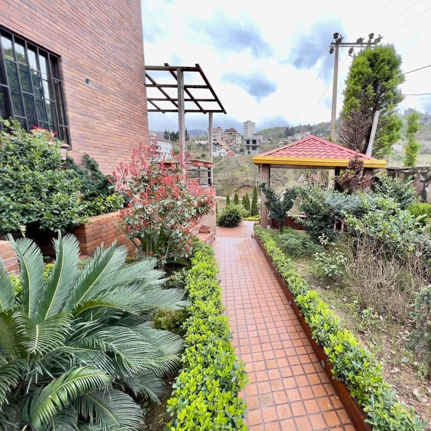 ویلا تریپلکس لاکچری استخردار جنگلی در اربکله رامسر