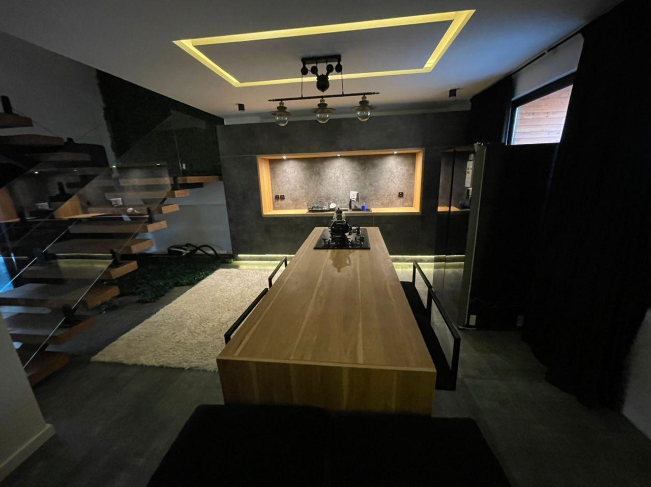 ویلا مدرن با استخر سرپوشیده در محموآباد