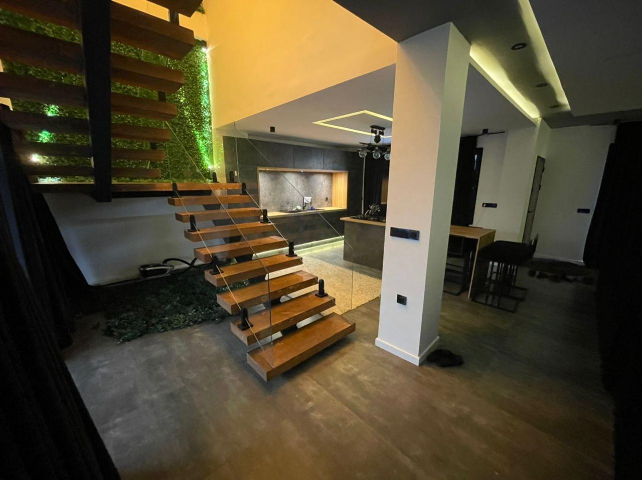 ویلا مدرن با استخر سرپوشیده در محموآباد