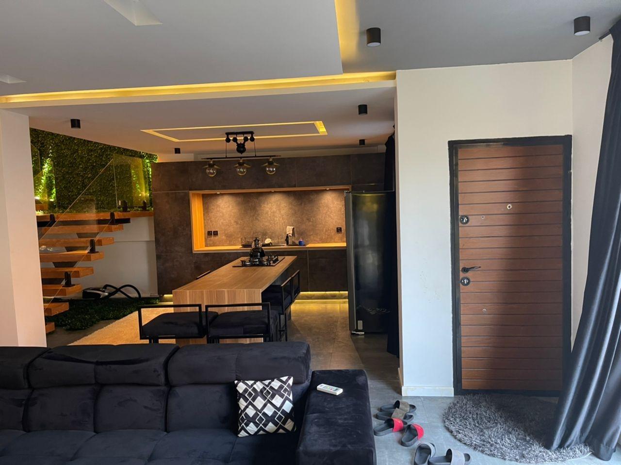 ویلا مدرن با استخر سرپوشیده در محموآباد