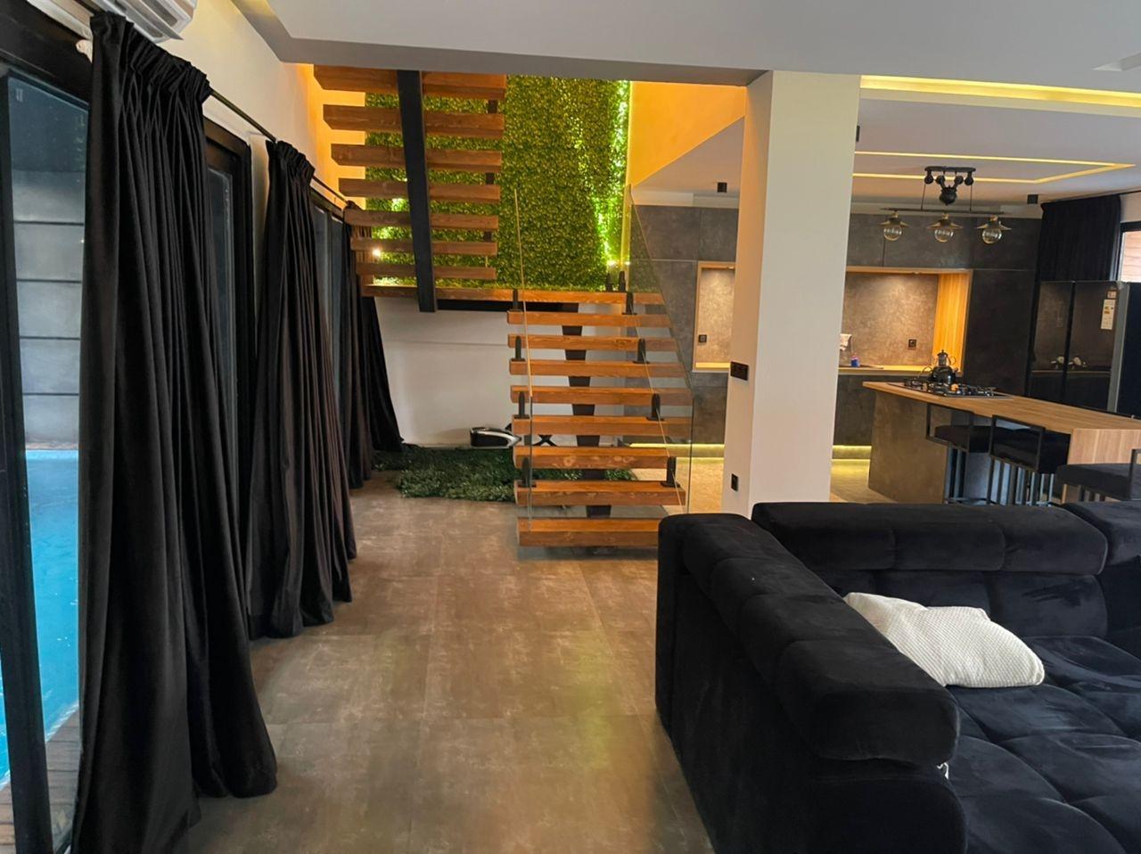 ویلا مدرن با استخر سرپوشیده در محموآباد