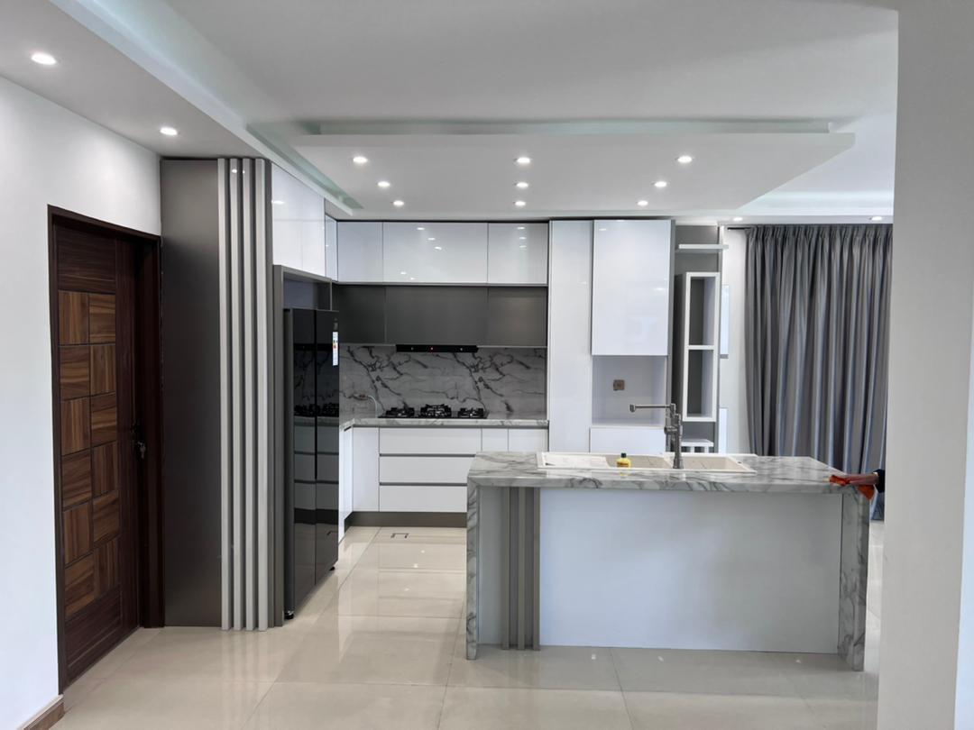 ویلا مدرن تریپلکس با استخر روباز آبگرم