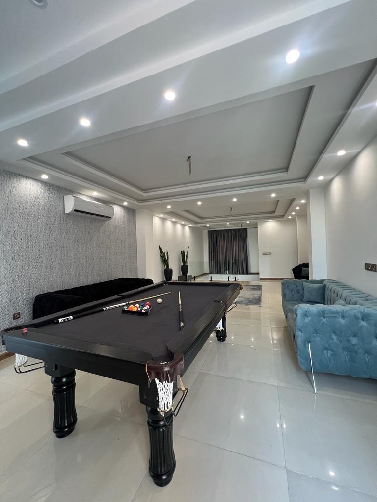 ویلا مدرن تریپلکس با استخر روباز آبگرم