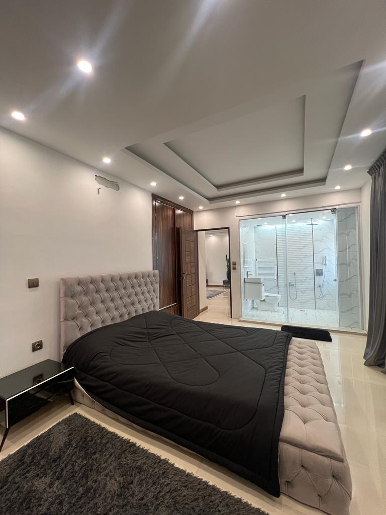 ویلا مدرن تریپلکس با استخر روباز آبگرم