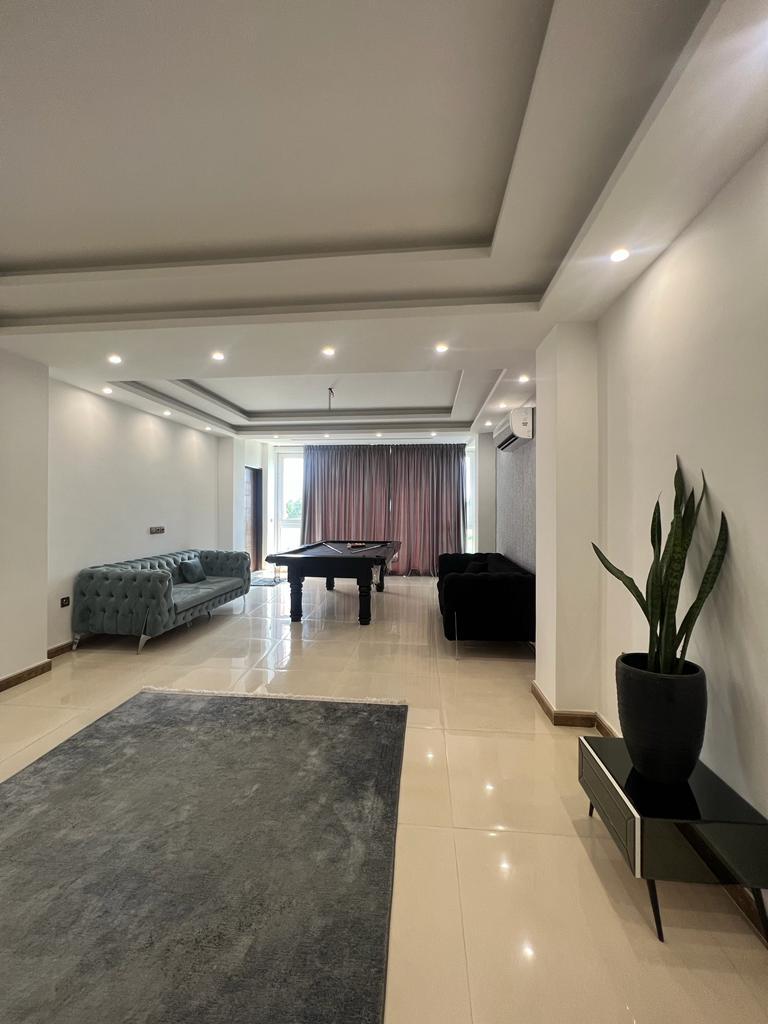 ویلا مدرن تریپلکس با استخر روباز آبگرم