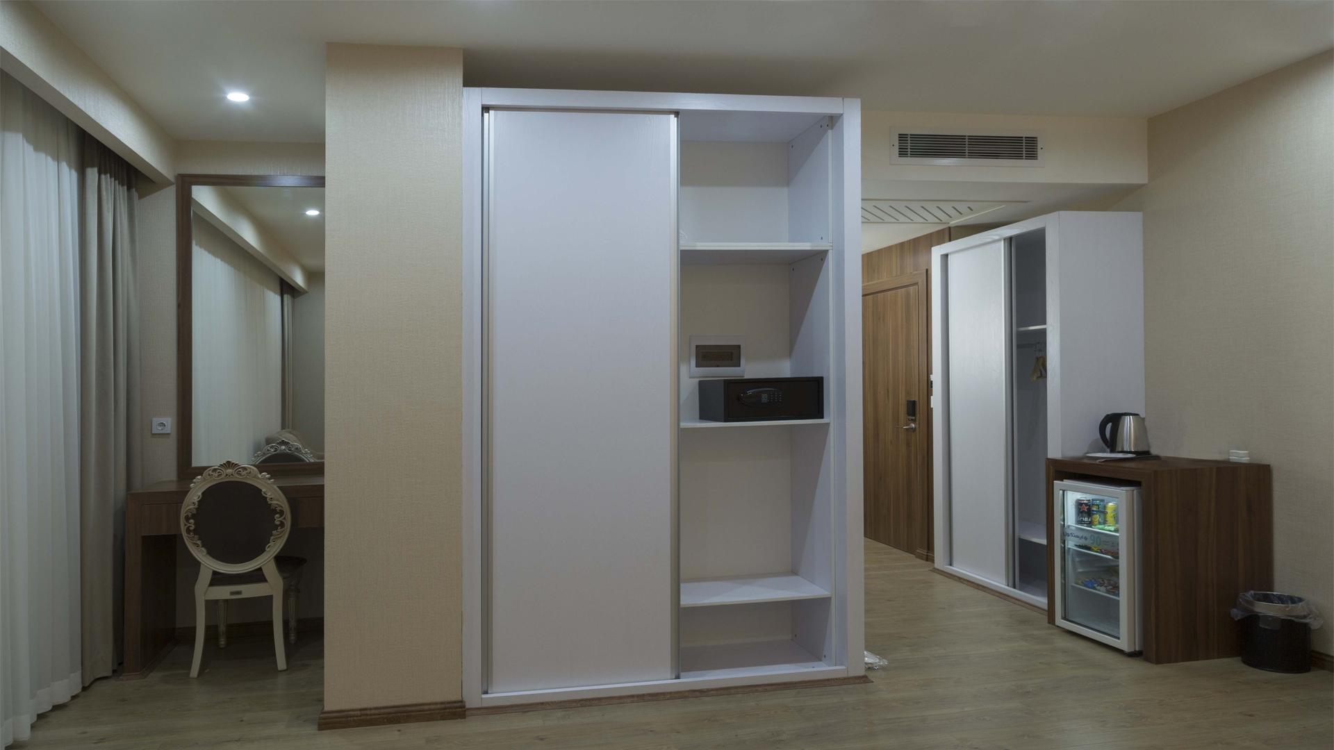 اتاق 3تخته لندسکیپ هتل یاکاموز اردبیل