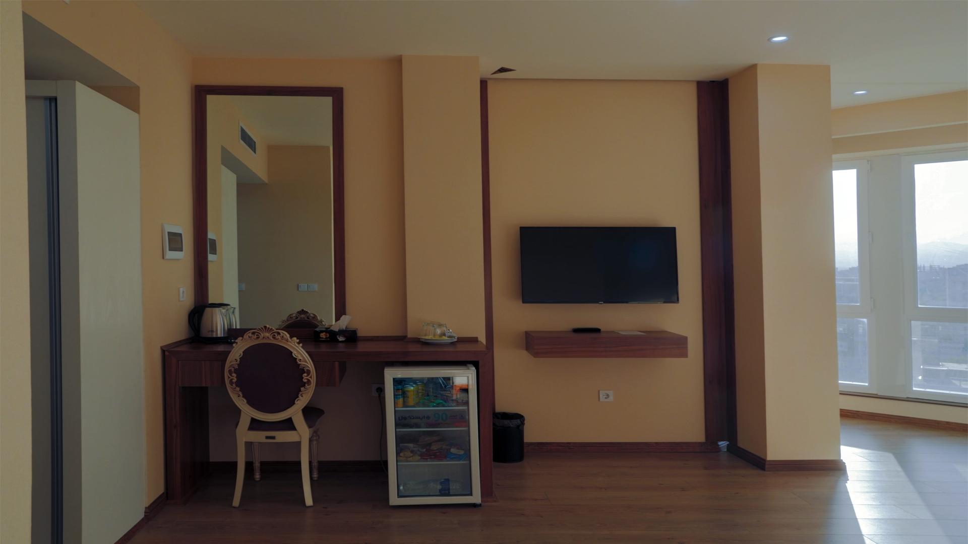 اتاق 3تخته لندسکیپ هتل یاکاموز اردبیل