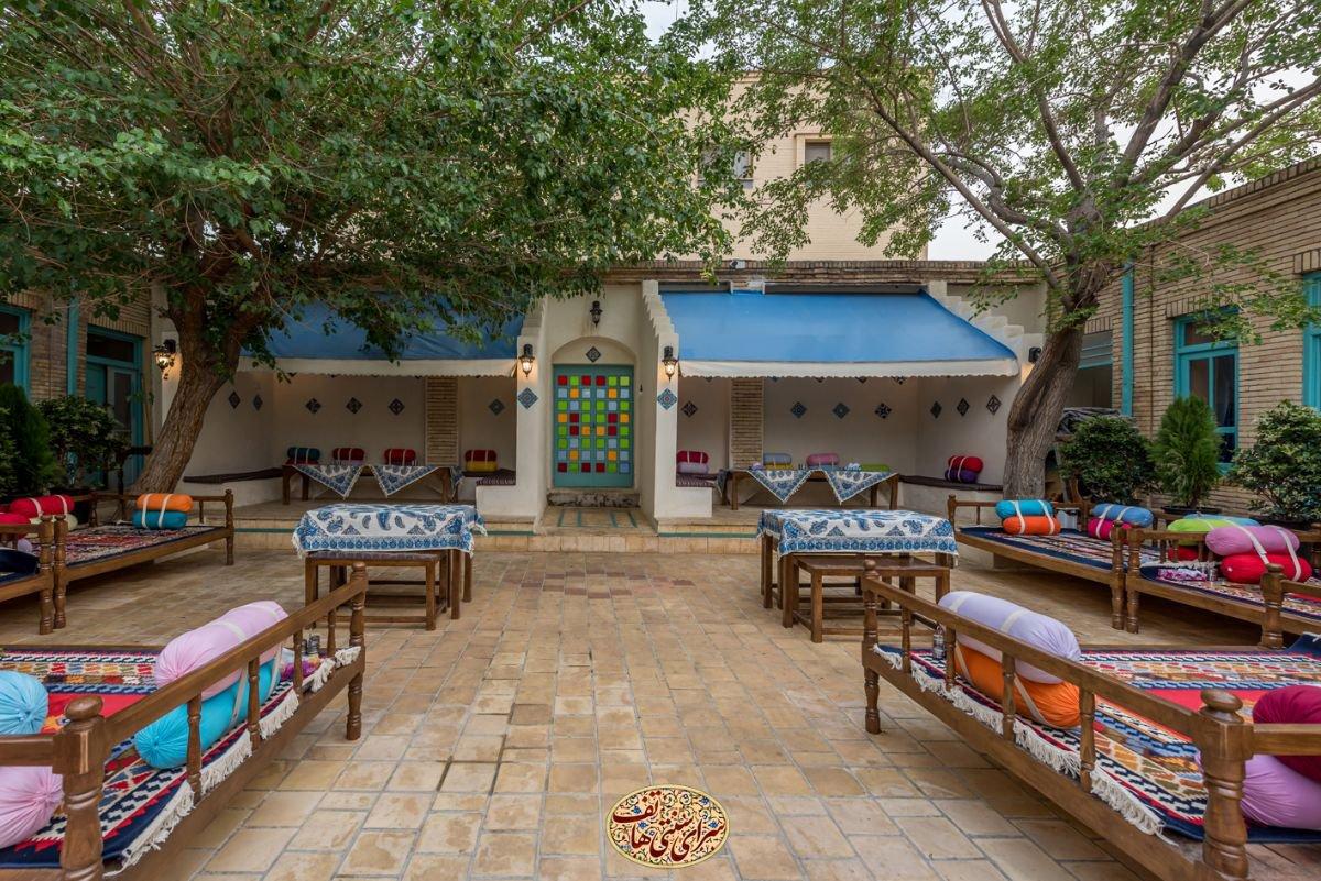 اقامتگاه بوم گردی سرای سنتی هاتف اصفهان