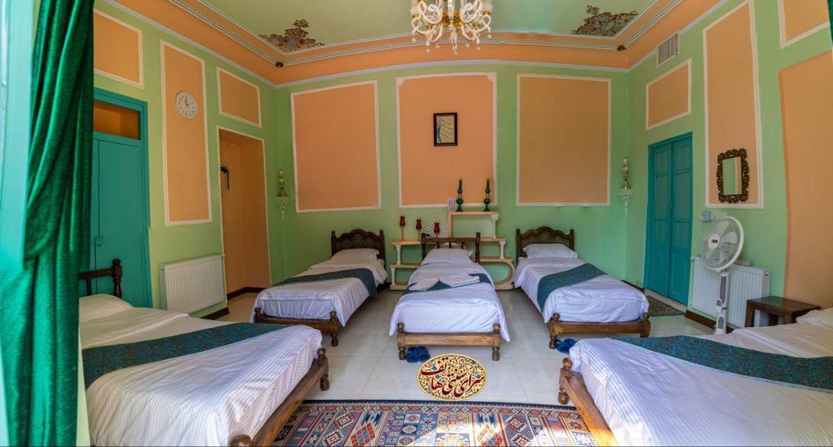 اقامتگاه بوم گردی سرای سنتی هاتف اصفهان