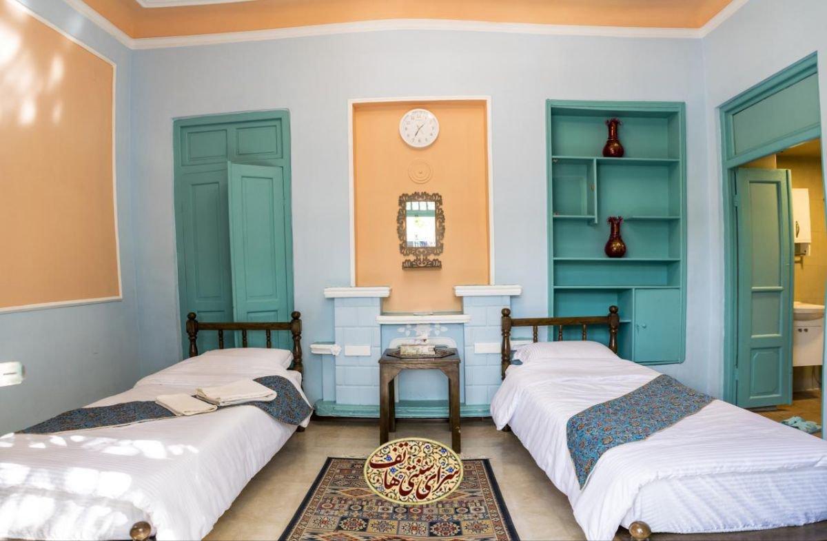 اقامتگاه بوم گردی سرای سنتی هاتف اصفهان