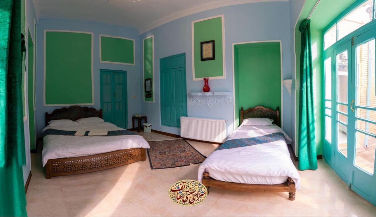 اقامتگاه بوم گردی سرای سنتی هاتف اصفهان