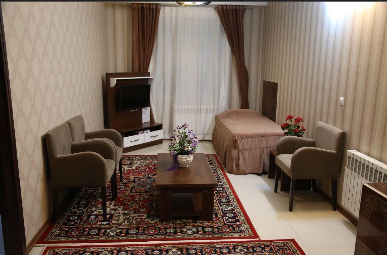 واحد 3خوابه 6 نفره هتل کوروش سرعین