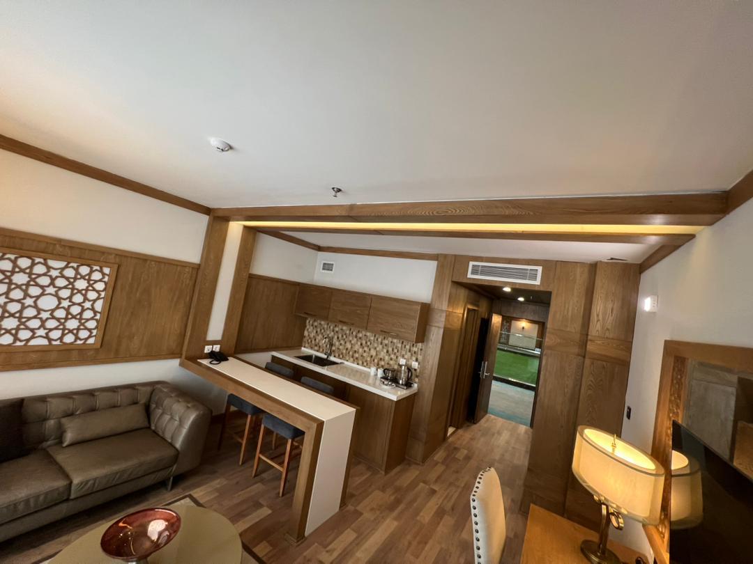 سوئیت جونیور مستر هتل خورشید هشتم