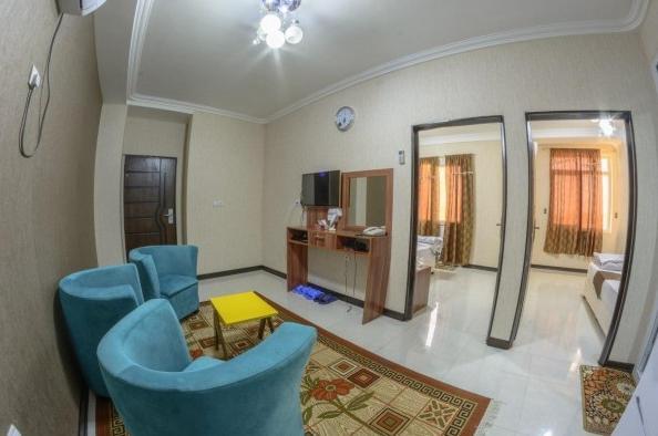 اتاق 3 نفره دید خیابان هتل رویال