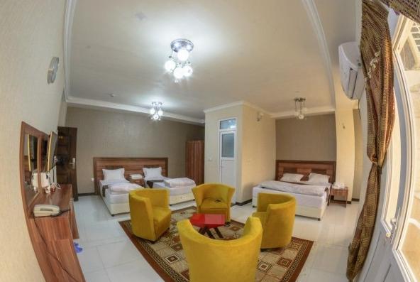 اتاق 4 نفره دید خیابان هتل رویال