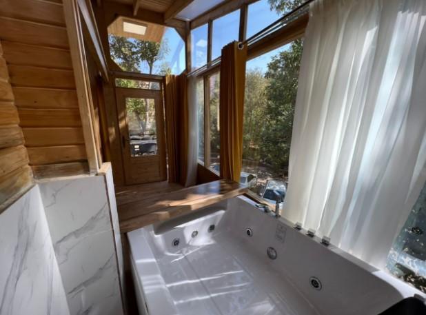 سوئیت داوینچی با جکوزی در فیروزکوه