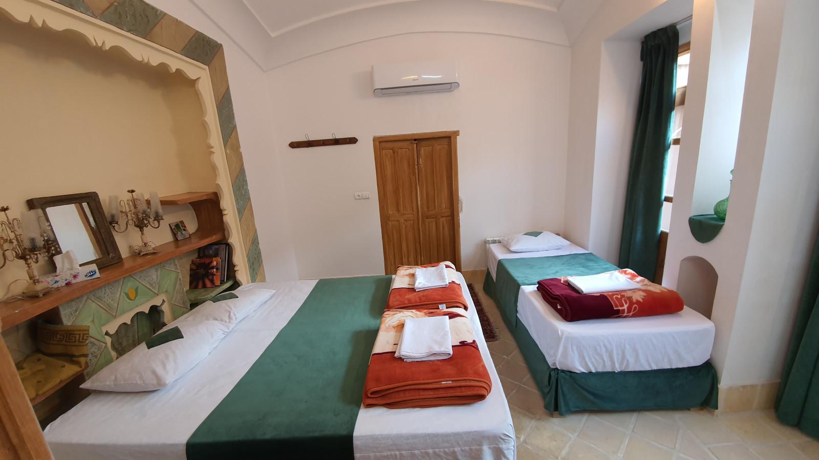 اجاره بوم گردی سرای سایه در کاشان