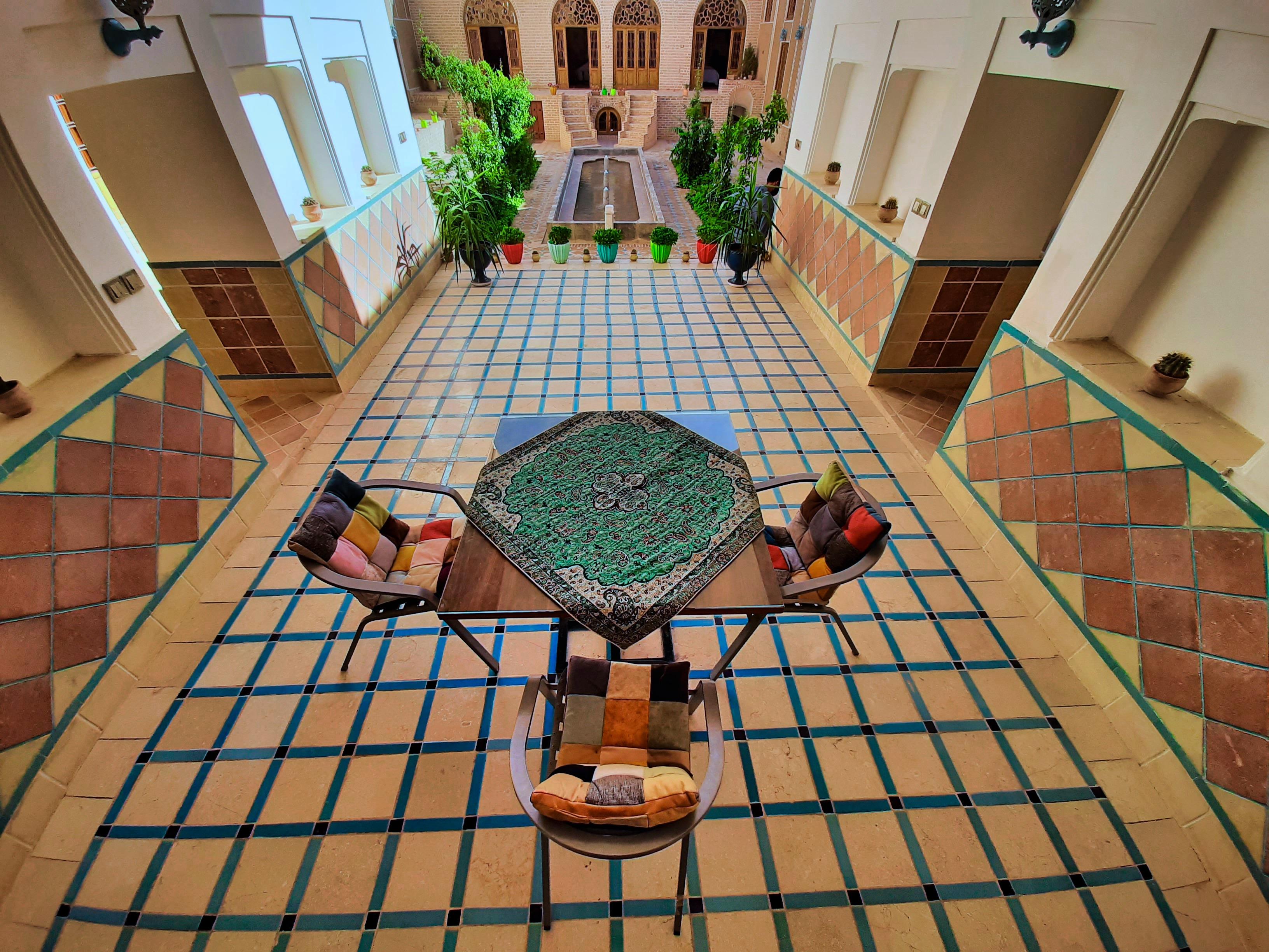 رزرو اتاق کلاه فرنگی اقامتگاه سنتی مالمیر