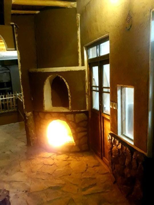 بومگردی آرامش شهر برزک کاشان - آفتابگردان