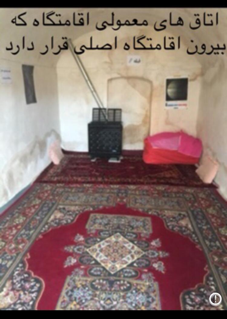 اقامتگاه بوم گردی نمکزار سه قلعه در سرایان