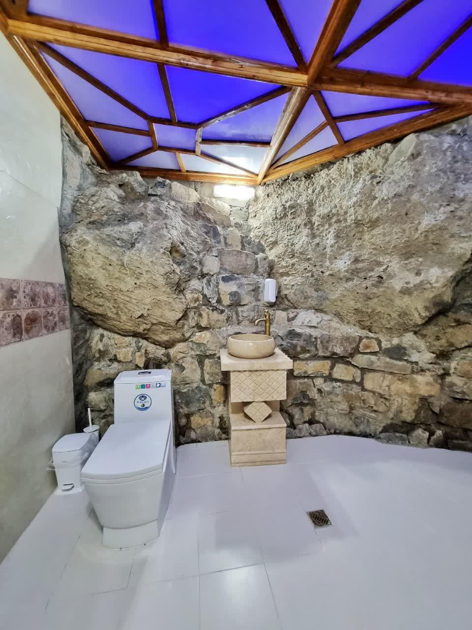 سوئیت صخرهای، جکوزی دار هتلی در ماسوله