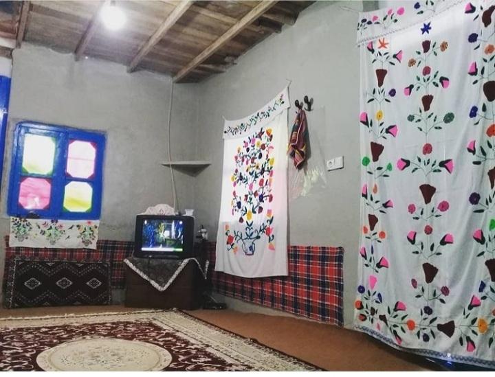 اقامتگاه بومگردی کوه کمر مینودشت