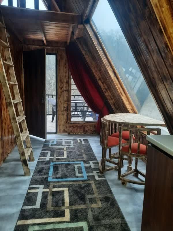 اقامتگاه جنگلی استخردار در تنکابن