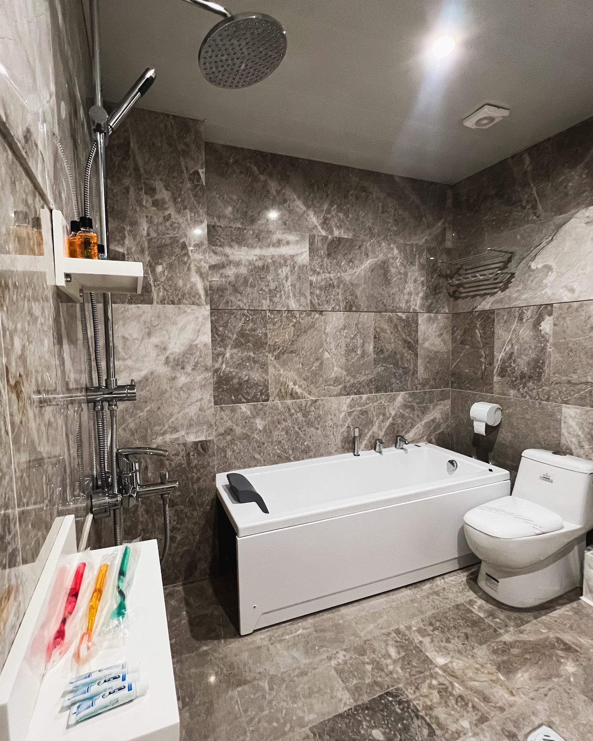 اتاق 3 تخته تریپل هتل قصر 11 قلات