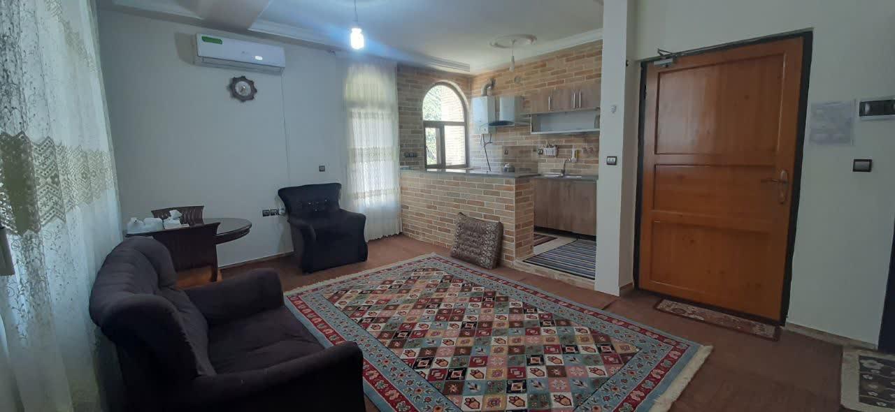 اقامتگاه بوم گردی بام شیت در طارم