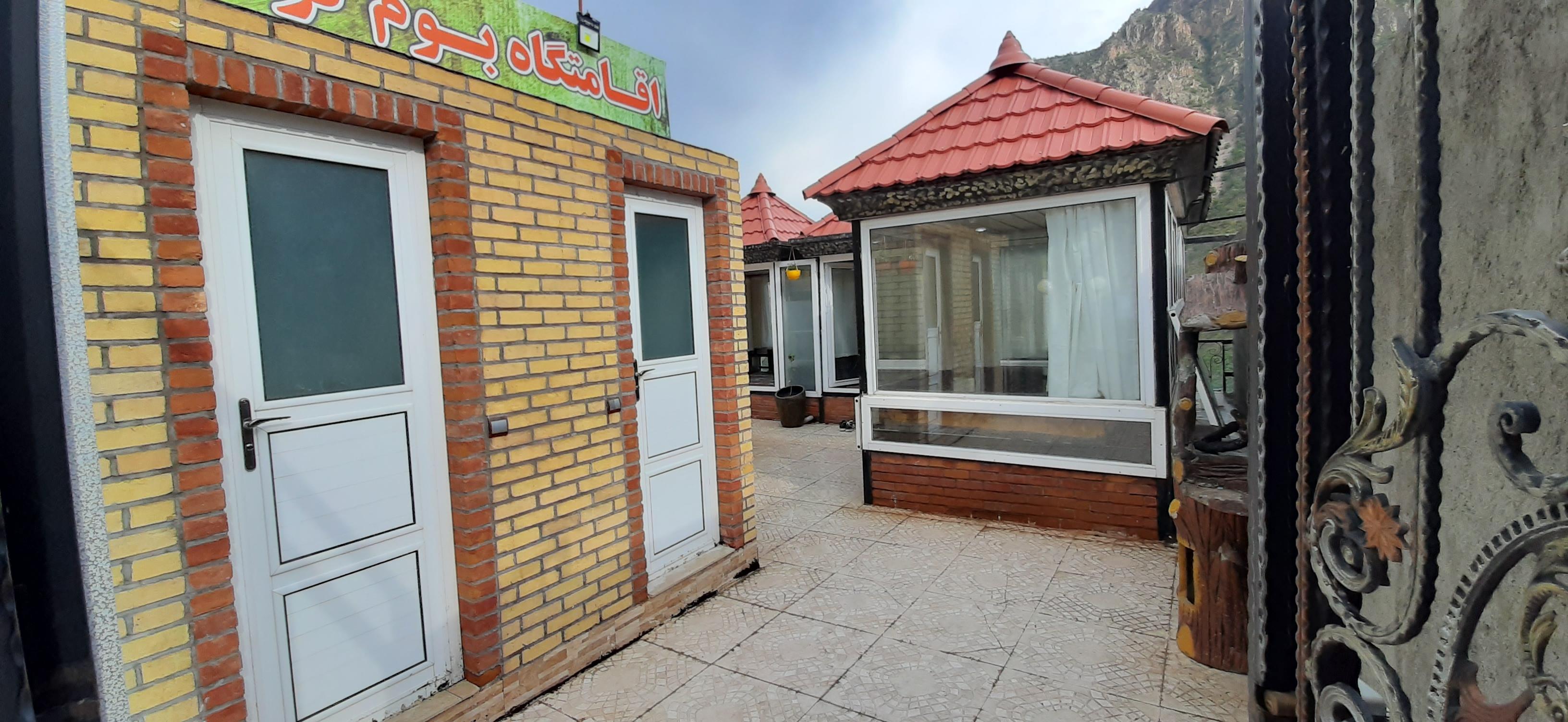 اقامتگاه بوم گردی بام شیت در طارم